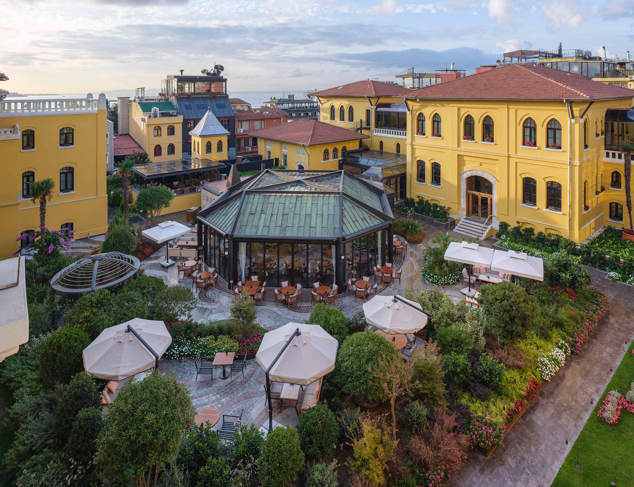 Four Seasons Hotel Sultanahmet'in avlusu ve bahçesi, kuşbakışı