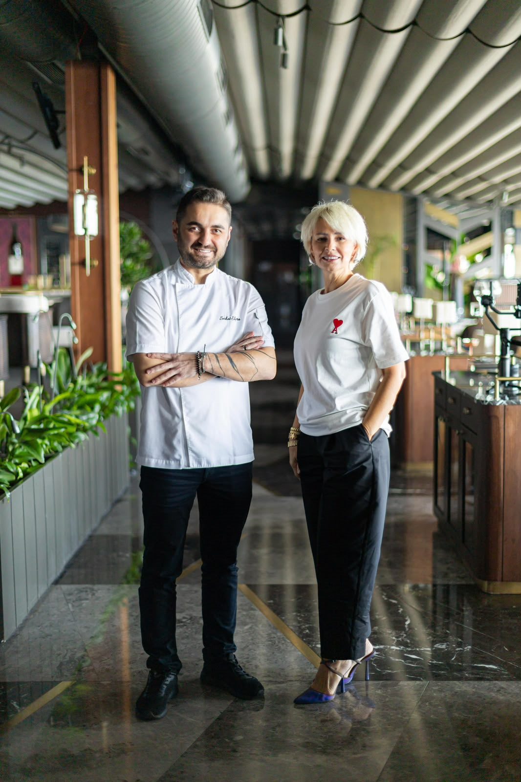 Serhat Eliçora ve Birgül Öztürk, IZAKA Terrace'ta birlikte